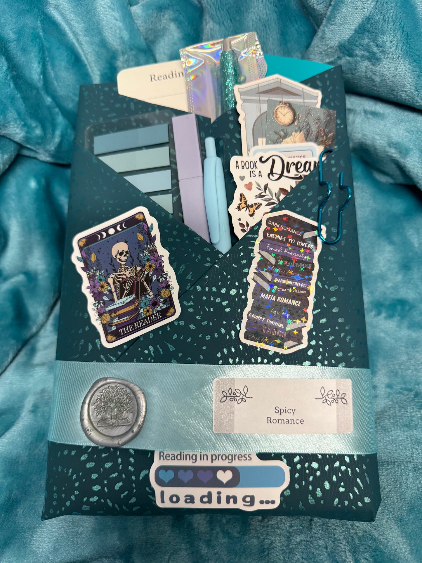 Hidden Story - Blind Date With A Book